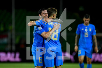 2022-06-07 - Italy's Nicolò Barella celebrates after scoring a goal 1-0 with Italy's Davide Calabria - ITALY VS HUNGARY - UEFA NATIONS LEAGUE - SOCCER
