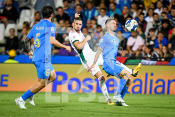 2022-06-07 - Hungary's Zsolt Nagy in action against Italy's Matteo Politano and Italy's Davide Calabria - ITALY VS HUNGARY - UEFA NATIONS LEAGUE - SOCCER