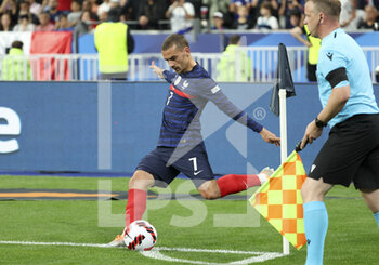 2022-06-03 - Antoine Griezmann of France during the UEFA Nations League League A - Group 1 football match between France and Denmark on June 3, 2022 at Stade de France in Saint-Denis near Paris, France - FOOTBALL - NATIONS LEAGUE - FRANCE V DENMARK - UEFA NATIONS LEAGUE - SOCCER
