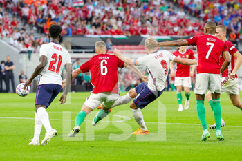 2022-06-04 - Harry Kane (9) of England and Willi Orban of Hungary during the UEFA Nations League, League A - Group 3 football match between Hungary and England on June 4, 2022 at Puskas Arena Park in Budapest, Hungary - FOOTBALL - NATIONS LEAGUE 2022 - HUNGARY V ENGLAND - UEFA NATIONS LEAGUE - SOCCER