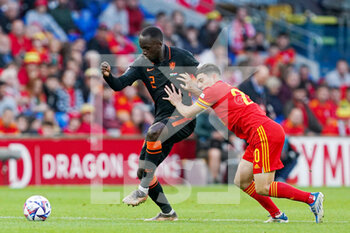 2022-06-08 - Jordan Teze of The Netherlands, Daniel James of Wales during the UEFA Nations League 2022, League A - Group 4 football match between Wales and The Netherlands on June 8, 2022 at Cardiff City Stadium in Cardiff, Wales - FOOTBALL - NATIONS LEAGUE 2022 - WALES V NETHERLANDS - UEFA NATIONS LEAGUE - SOCCER