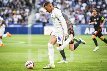 2022-06-13 - Kylian MBAPPE of France during the UEFA Nations League, League A - Group 1 football match between France and Croatia on June 13, 2022 at Stade de France in Saint-Denis near Paris, France - FOOTBALL - NATIONS LEAGUE - FRANCE V CROATIA - UEFA NATIONS LEAGUE - SOCCER