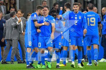 23/09/2022 - Italy's Giacomo Raspadori celebrates with teammates after scoring the 1-0 goal - ITALY VS ENGLAND - UEFA NATIONS LEAGUE - CALCIO
