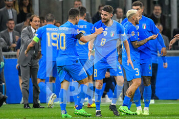 23/09/2022 - Italy's Giacomo Raspadori celebrates with teammates after scoring the 1-0 goal - ITALY VS ENGLAND - UEFA NATIONS LEAGUE - CALCIO