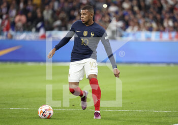 2022-09-22 - Kylian Mbappe of France during the UEFA Nations League, League A - Group 1 football match between France and Austria on September 22, 2022 at Stade de France in Saint-Denis near Paris, France - FOOTBALL - NATIONS LEAGUE - FRANCE V AUSTRIA - UEFA NATIONS LEAGUE - SOCCER