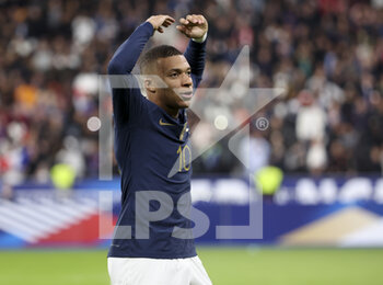 2022-09-22 - Kylian Mbappe of France celebrates his goal during the UEFA Nations League, League A - Group 1 football match between France and Austria on September 22, 2022 at Stade de France in Saint-Denis near Paris, France - FOOTBALL - NATIONS LEAGUE - FRANCE V AUSTRIA - UEFA NATIONS LEAGUE - SOCCER