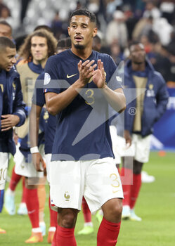 2022-09-22 - William Saliba of France salutes the fans following the UEFA Nations League, League A - Group 1 football match between France and Austria on September 22, 2022 at Stade de France in Saint-Denis near Paris, France - FOOTBALL - NATIONS LEAGUE - FRANCE V AUSTRIA - UEFA NATIONS LEAGUE - SOCCER