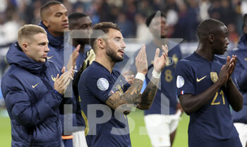 22/09/2022 - Jonathan Clauss of France salutes the fans following the UEFA Nations League, League A - Group 1 football match between France and Austria on September 22, 2022 at Stade de France in Saint-Denis near Paris, France - FOOTBALL - NATIONS LEAGUE - FRANCE V AUSTRIA - UEFA NATIONS LEAGUE - CALCIO