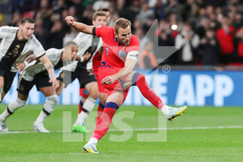 2022-09-27 - Harry Kane of England scores a goal 3-2 during the UEFA Nations League, League A - Group 3 football match between England and Germany on 26 September 2022 at Wembley Stadium in London, England - FOOTBALL - NATIONS LEAGUE - ENGLAND V GERMANY - UEFA NATIONS LEAGUE - SOCCER
