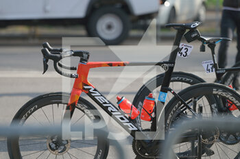 19/03/2022 - La Bahrain Victorious bike Merida - DEPARTURE OF MILAN-SANREMO - STRADA - CICLISMO