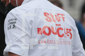 26/05/2022 - Illustration of official manager staff shirt with logotype of the race during UCI ProSeries cycling race, Stage 1, Saint-Pierre-des-Landes > Andouillé (180 Km) on May 26, 2022 in Andouillé, France - CYCLING - LES BOUCLES DE LA MAYENNE 2022 - STAGE 1 - STRADA - CICLISMO