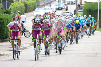 05/06/2022 - The chasing group leaded by BARDIANI CSF FAIZANE' near the first GPM of the day - ADRIATICA IONICA RACE - TAPPA 2 CASTELFRANCO VENETO/MONTE GRAPPA - STRADA - CICLISMO