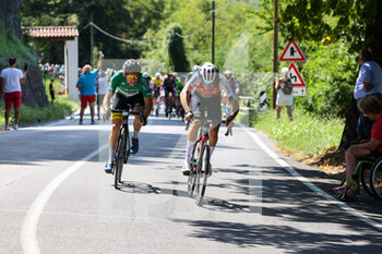 04/09/2022 - The sprint for the first GPM with the green jersey Lorenzo Quartucci (Hopplà – Petroli Firenzi – Don Camillo) and Alfio Andrea Bruno (Parkpre Racing Team) - GIRO DEL FIULI VENEZIA GIULIA U23 - TAPPA 4 - TRIESTE-UDINE - STRADA - CICLISMO