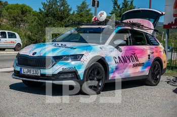 12/09/2022 - Canyon//SRAM Generation car during the TCFIA 2022, Tour Cycliste Feminin International de L'Ardeche, Stage 7, Vesseaux - Privas (121 Km) on September 12, 2022 in Privas, France - CYCLING - TCFIA 2022 - STAGE 7 - STRADA - CICLISMO