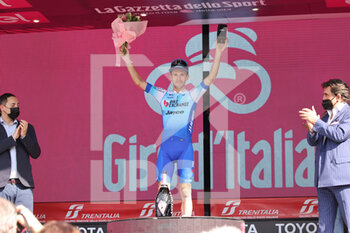 2022-05-21 - Simon Yates after winning the 14th stage of the Giro d'Italia - STAGE 14 - SANTENA - TORINO - GIRO D'ITALIA - CYCLING