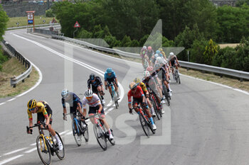 2022-05-22 - The first group near Fenis Castle - STAGE 15 - RIVAROLO CANAVESE - COGNE - GIRO D'ITALIA - CYCLING