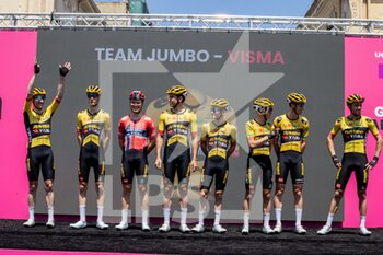 2022-05-12 - Team Jumbo-Visma  - 2022 GIRO D'ITALIA - STAGE 6 - PALMI - SCALEA - GIRO D'ITALIA - CYCLING