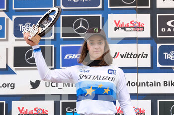 03/09/2022 - Valentina Roa Sanchez (COL) silver medal of UCI Mountain Bike World Cup in Val di Sole 2022 - Junior women Downhill race category - September 3, 2022. Italy  - UCI MOUNTAIN BIKE WORLD - VAL DI SOLE 2022 - JUNIOR MEN AND WOMAN RACE - MTB - MOUNTAIN BIKE - CICLISMO