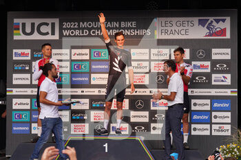 26/08/2022 - GAZE Samuel Winners podium  in UCI Mountain Bike World Championships in Les Gets 2022 Cross-Country Short Track Man Edite August 26, 2022 - 2022 UCI MOUNTAIN BIKE WORLD CHAMPIONSHIPS - MTB - MOUNTAIN BIKE - CICLISMO