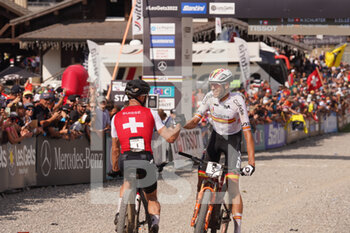 28/08/2022 - VALERO SERRANO David and SCHURTER Nino  during UCI Mountain Bike World Championships in Les Gets 2022 Men Elite Cross-country Olympic - Final August 28, 2022, France - 2022 UCI MOUNTAIN BIKE WORLD CHAMPIONSHIPS - MTB - MOUNTAIN BIKE - CICLISMO