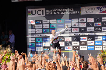 28/08/2022 - SCHURTER Nino  winner  during  Podium UCI Mountain Bike World Championships in Les Gets 2022 Men Elite Cross-country Olympic - Final August 28, 2022, France - 2022 UCI MOUNTAIN BIKE WORLD CHAMPIONSHIPS - MTB - MOUNTAIN BIKE - CICLISMO