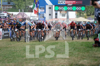 04/09/2022 - Start of Elite Men olympic cross-country race category in Val di Sole - UCI MOUNTAIN BIKE WORLD CUP - MEN - CROSS COUNTRY OLYMPIC RACE - MTB - MOUNTAIN BIKE - CICLISMO