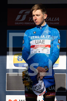 2022-03-13 - Race winner Tadej Pogacar of Slovenia poses on the podium ceremony after the 57th Tirreno-Adriatico 2022 - Stage 7 a 159km stage from San Benedetto del Tronto to San Benedetto del Tronto / #TirrenoAdriatico / #WorldTour / on March 13, 2022 in San Benedetto del Tronto, Italy. - 7^ TAPPA SAN BENEDETTO DEL TRONTO - TIRRENO - ADRIATICO - CYCLING