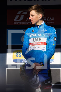 2022-03-13 - Race winner Tadej Pogacar of Slovenia poses on the podium ceremony after the 57th Tirreno-Adriatico 2022 - Stage 7 a 159km stage from San Benedetto del Tronto to San Benedetto del Tronto / #TirrenoAdriatico / #WorldTour / on March 13, 2022 in San Benedetto del Tronto, Italy. - 7^ TAPPA SAN BENEDETTO DEL TRONTO - TIRRENO - ADRIATICO - CYCLING