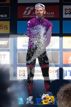2022-03-13 - Tadej Pogacar of Slovenia and UAE Team Emirates celebrates at podium as Purple Sprint Jersey winner during the 57th Tirreno-Adriatico 2022 - Stage 7 a 159km stage from San Benedetto del Tronto to San Benedetto del Tronto / #TirrenoAdriatico / #WorldTour / on March 13, 2022 in San Benedetto del Tronto, Italy. ©Photo: Cinzia Camela. - 7^ TAPPA SAN BENEDETTO DEL TRONTO - TIRRENO - ADRIATICO - CYCLING