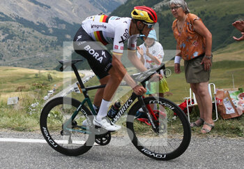 2022-07-13 - Nils Politt of BORA - hansgrohe during the Tour de France 2022, cycling race stage 11, Albertville - Col du Granon Serre Chevalier (152 Km) on July 13, 2022 in Serre Chevalier, France - CYCLING - TOUR DE FRANCE 2022 - STAGE 11 - TOUR DE FRANCE - CYCLING