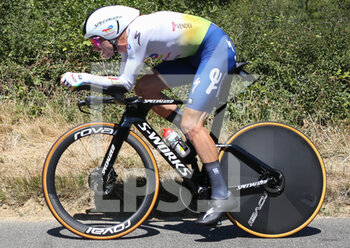 2022-07-23 - Pierre Latour of TotalEnergies during the Tour de France 2022, cycling race stage 20, time trial, Lacapelle-Marival - Rocamadour (40,7 Km) on July 23, 2022 in Rocamadour, France - CYCLING - TOUR DE FRANCE 2022 - STAGE 20 - TOUR DE FRANCE - CYCLING
