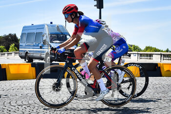 2022-07-24 - Sandra ALONSO DOMINGUEZ (Spain) of Team CERATIZIT - WNT PRO CYCLING TEAM during the Tour de France Femmes avec Zwift, cycling race stage 1, Paris Tour Eiffel - Champs-Elysees (81,7 Km) on July 24, 2022 in Paris, France - CYCLING - WOMEN'S TOUR DE FRANCE 2022 - STAGE 1 - TOUR DE FRANCE - CYCLING