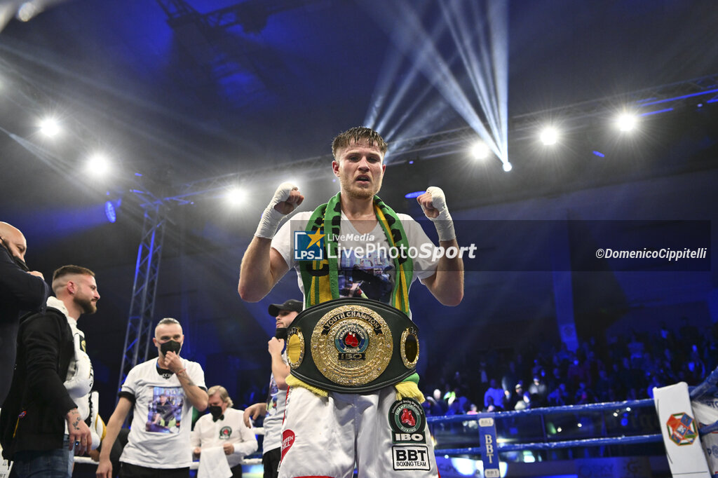 IBO World Lightweight Youth Title - Gasparri vs Garces - BOXING - CONTACT