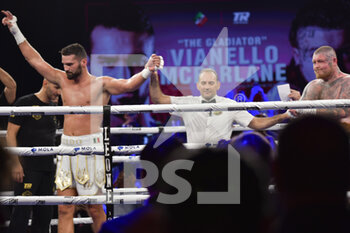 28/10/2022 - Guido Vianello (ITA) vs McFarlane (SCO) during the boxing match of heavyweight class on October 27, 2022 at Pala Atlantico in Rome, Italy. - VIANELLO VS MCFARLANE BOXING MATCH - BOXE - CONTATTO