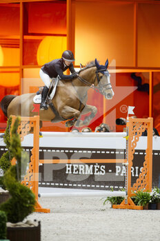 2022-03-18 - Angelica AUGUSTSSON ZANOTELLI (SWE) riding KALINKA VAN DE NACHTEGAELE during the Prix Hermes Sellier at the Saut-Hermes 2022, equestrian FEI event on March 18, 2022 at the ephemeral Grand-palais in Paris, France - SAUT-HERMèS 2022, EQUESTRIAN FEI EVENT  - INTERNATIONALS - EQUESTRIAN