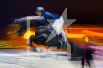 2022-03-18 - Gregory WATHELET (BEL) riding IRON MAN VAN DE PADENBORRE during the Prix Hermes Sellier at the Saut-Hermes 2022, equestrian FEI event on March 18, 2022 at the ephemeral Grand-palais in Paris, France - SAUT-HERMèS 2022, EQUESTRIAN FEI EVENT  - INTERNATIONALS - EQUESTRIAN