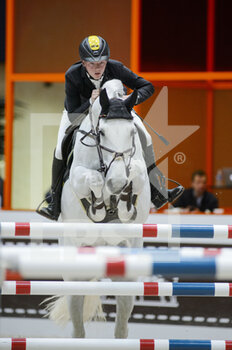 2022-03-18 - Philipp SCHULZE TOPPHOFF (GER) riding CONCORDESS NRW during the Prix Hermes Sellier at the Saut-Hermes 2022, equestrian FEI event on March 18, 2022 at the ephemeral Grand-palais in Paris, France - SAUT-HERMèS 2022, EQUESTRIAN FEI EVENT  - INTERNATIONALS - EQUESTRIAN