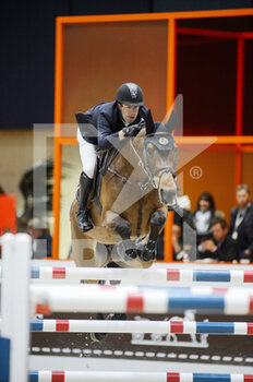 2022-03-18 - Maikel VAN DER VLEUTEN (NED) riding DYWIS HH during the Prix Hermes Sellier at the Saut-Hermes 2022, equestrian FEI event on March 18, 2022 at the ephemeral Grand-palais in Paris, France - SAUT-HERMèS 2022, EQUESTRIAN FEI EVENT  - INTERNATIONALS - EQUESTRIAN