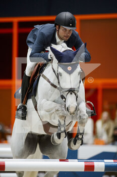 2022-03-18 - Daniel BLUMAN (ISR) riding GEMMA W during the Prix Hermes Sellier at the Saut-Hermes 2022, equestrian FEI event on March 18, 2022 at the ephemeral Grand-palais in Paris, France - SAUT-HERMèS 2022, EQUESTRIAN FEI EVENT  - INTERNATIONALS - EQUESTRIAN