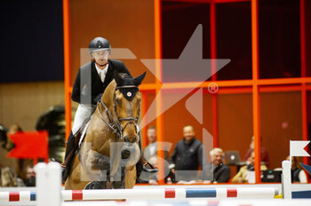 2022-03-18 - Jerome GUERY (BEL) riding GRUPO PROM DIEGO during the Prix Hermes Sellier at the Saut-Hermes 2022, equestrian FEI event on March 18, 2022 at the ephemeral Grand-palais in Paris, France - SAUT-HERMèS 2022, EQUESTRIAN FEI EVENT  - INTERNATIONALS - EQUESTRIAN