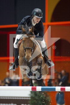 2022-03-19 - Harry CHARLES (GBR) riding STARDUST during the Prix GL Events at the Saut-Hermes 2022, equestrian FEI event on March 19, 2022 at the ephemeral Grand-palais in Paris, France - PRIX GL EVENTS AT THE SAUT-HERMES 2022, EQUESTRIAN FEI EVENT - INTERNATIONALS - EQUESTRIAN