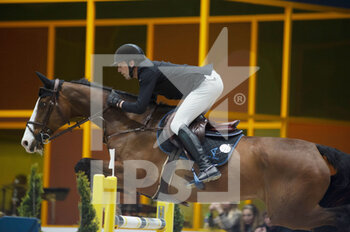 2022-03-19 - Kevin STAUT (FRA) riding CHEPPETTA during the Prix GL Events at the Saut-Hermes 2022, equestrian FEI event on March 19, 2022 at the ephemeral Grand-palais in Paris, France - PRIX GL EVENTS AT THE SAUT-HERMES 2022, EQUESTRIAN FEI EVENT - INTERNATIONALS - EQUESTRIAN