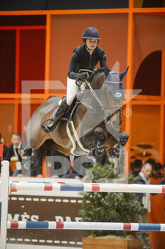 2022-03-19 - Jeanne SADRAN (FRA) riding VANNAN during the Saut Hermes prize at the Saut-Hermes 2022, equestrian FEI event on March 19, 2022 at the ephemeral Grand-palais in Paris, France - PRIX GL EVENTS AT THE SAUT-HERMES 2022, EQUESTRIAN FEI EVENT - INTERNATIONALS - EQUESTRIAN