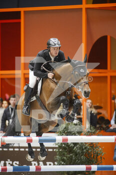 2022-03-19 - Willem GREVE (NED) riding HIGHWAY M TN during the Saut Hermes prize at the Saut-Hermes 2022, equestrian FEI event on March 19, 2022 at the ephemeral Grand-palais in Paris, France - PRIX GL EVENTS AT THE SAUT-HERMES 2022, EQUESTRIAN FEI EVENT - INTERNATIONALS - EQUESTRIAN