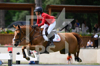 2022-05-26 - Laura Kraut (USA) during Race 2 of the 89th CSIO Rome 2022 at Piazza di Siena in Rome on 26 May  2022 - 89° CSIO ROMA - PIAZZA DI SIENA (DAY 1) - INTERNATIONALS - EQUESTRIAN