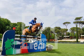 2022-05-26 - Marc Houtzager (NED) during Premio ENI of the 89th CSIO Rome 2022 at Piazza di Siena in Rome on 26 May  2022 - 89° CSIO ROMA - PIAZZA DI SIENA (DAY 1) - INTERNATIONALS - EQUESTRIAN