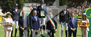 29/05/2022 - Denis Lynch (IRL), Jana Warges (GER) and Piergiorgio Bucci (ITA) during Premio 10 - Rolex Gran Premio Roma II manche of the 89th CSIO Rome 2022 at Piazza di Siena, 28th May 2022, Rome, Italy. - 89° CSIO ROMA PIAZZA DI SIENA (DAY 4) - INTERNAZIONALI - EQUITAZIONE