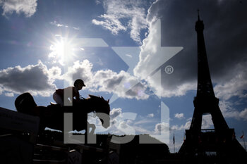 2022-06-24 - Lillie KEENAN during the Longines Global Champions Tour 2022, Paris Eiffel Jumping, equestrian event on June 24, 2022 at Champ de Mars in Paris, France - EQUESTRIAN - LONGINES GLOBAL CHAMPIONS TOUR 2022 - PARIS EIFFEL JUMPING - INTERNATIONALS - EQUESTRIAN