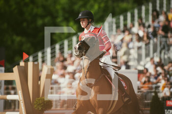 24/06/2022 - Lily ATTWOOD riding Calvaro's Up To Date during the Longines Global Champions Tour 2022, Paris Eiffel Jumping, equestrian event on June 24, 2022 at Champ de Mars in Paris, France - EQUESTRIAN - LONGINES GLOBAL CHAMPIONS TOUR 2022 - PARIS EIFFEL JUMPING - INTERNAZIONALI - EQUITAZIONE