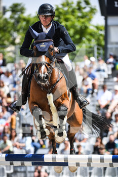 26/06/2022 - Tobias MEYER of Germany riding Quintus-H during the Longines Global Champions Tour 2022, Paris Eiffel Jumping, equestrian event on June 26, 2022 at Champ de Mars in Paris, France - EQUESTRIAN - LONGINES GLOBAL CHAMPIONS TOUR 2022 - PARIS EIFFEL JUMPING - INTERNAZIONALI - EQUITAZIONE